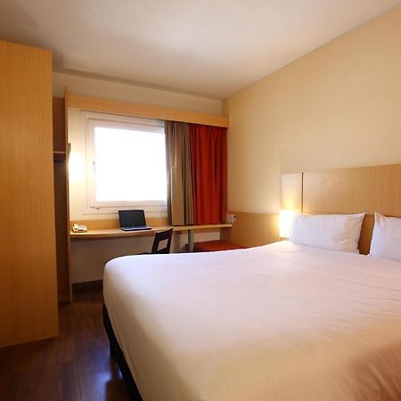 Ibis Buenos Aires Obelisco Hotel Екстериор снимка