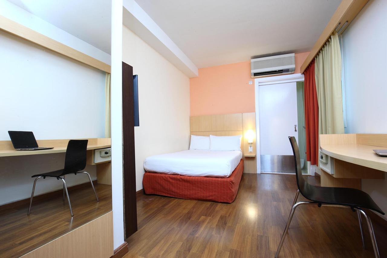 Ibis Buenos Aires Obelisco Hotel Екстериор снимка