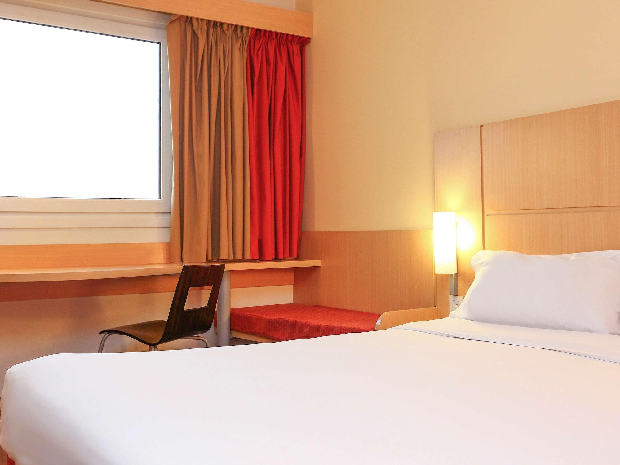 Ibis Buenos Aires Obelisco Hotel Екстериор снимка