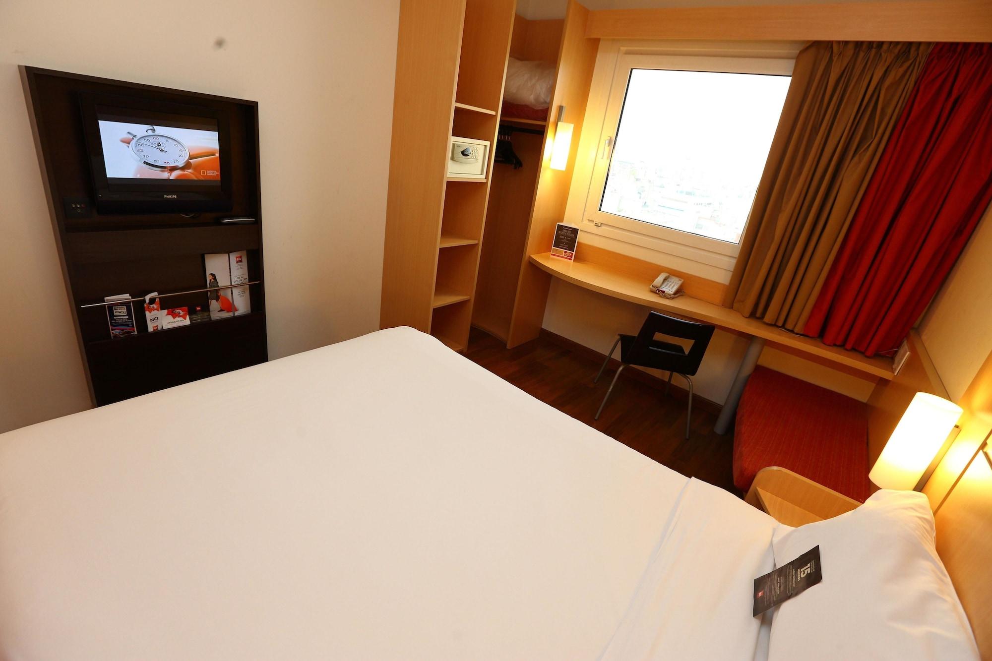 Ibis Buenos Aires Obelisco Hotel Екстериор снимка