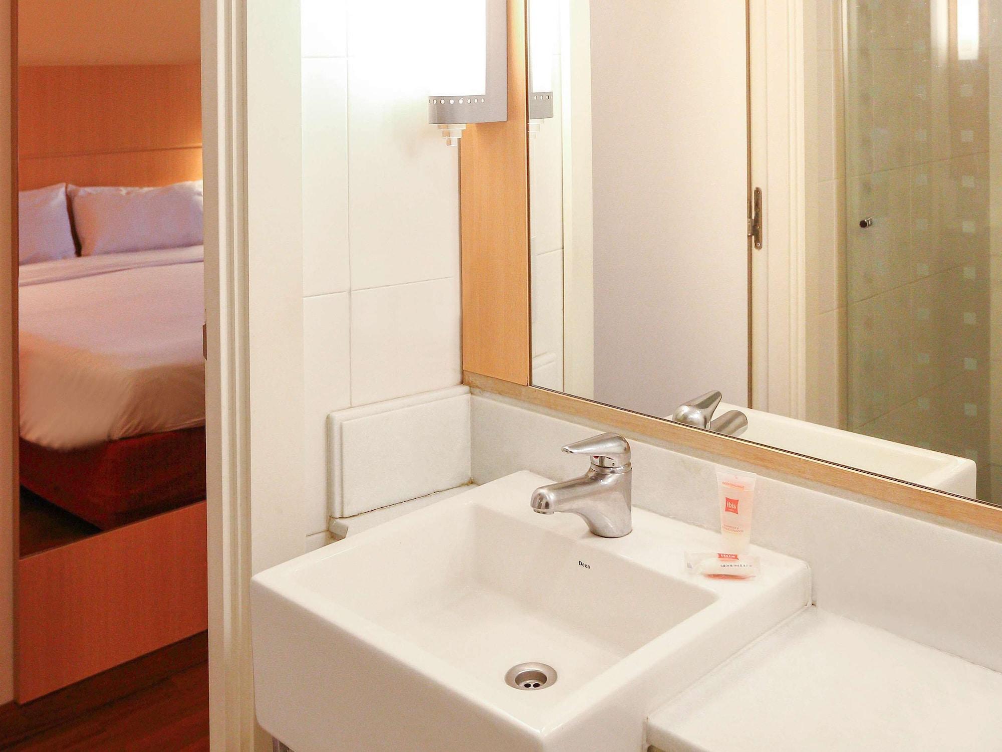 Ibis Buenos Aires Obelisco Hotel Екстериор снимка