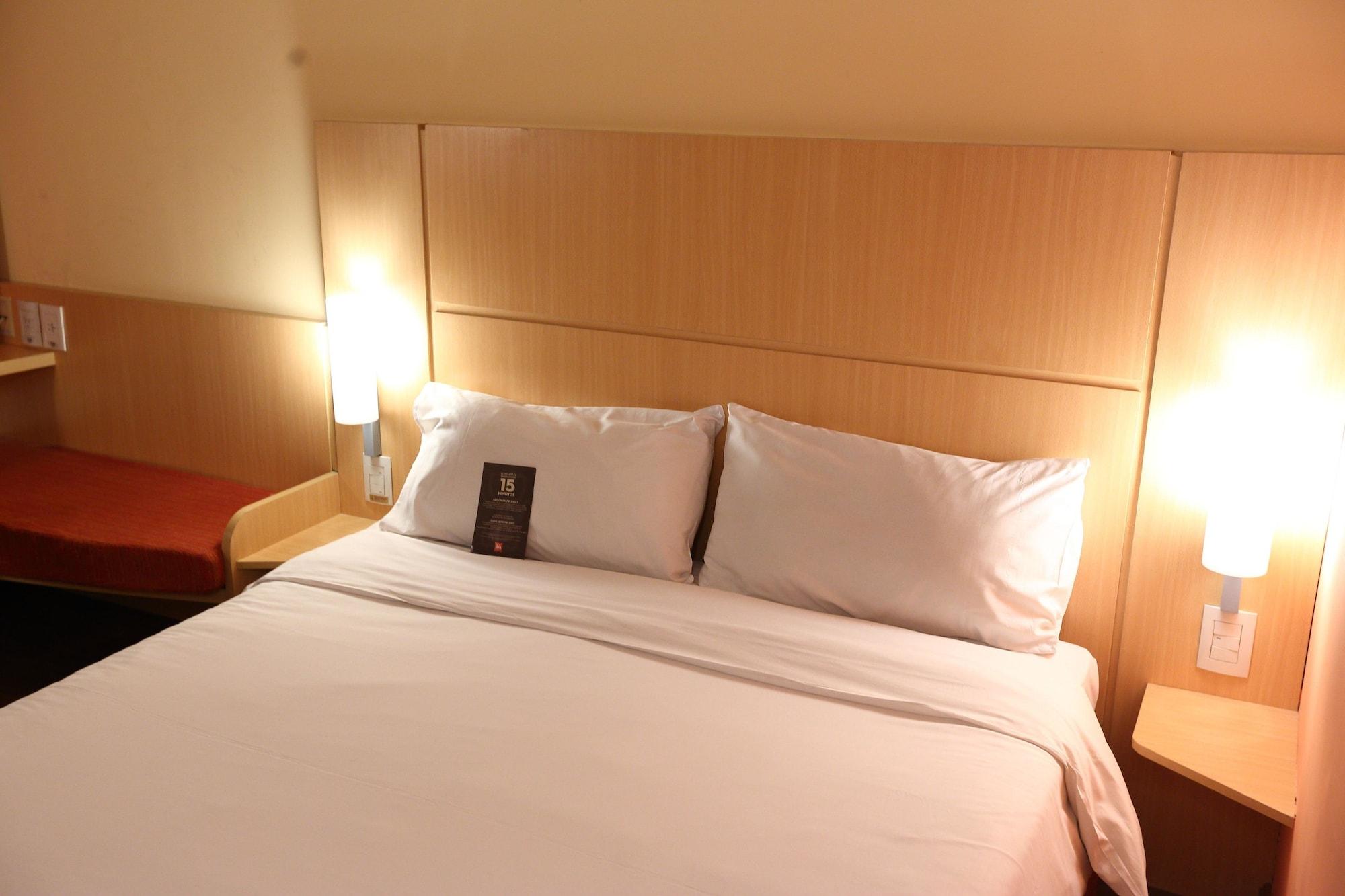 Ibis Buenos Aires Obelisco Hotel Екстериор снимка
