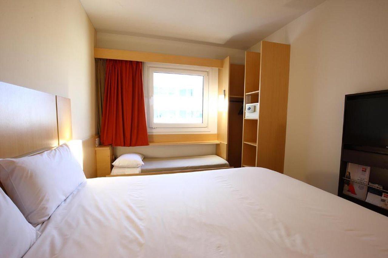 Ibis Buenos Aires Obelisco Hotel Екстериор снимка
