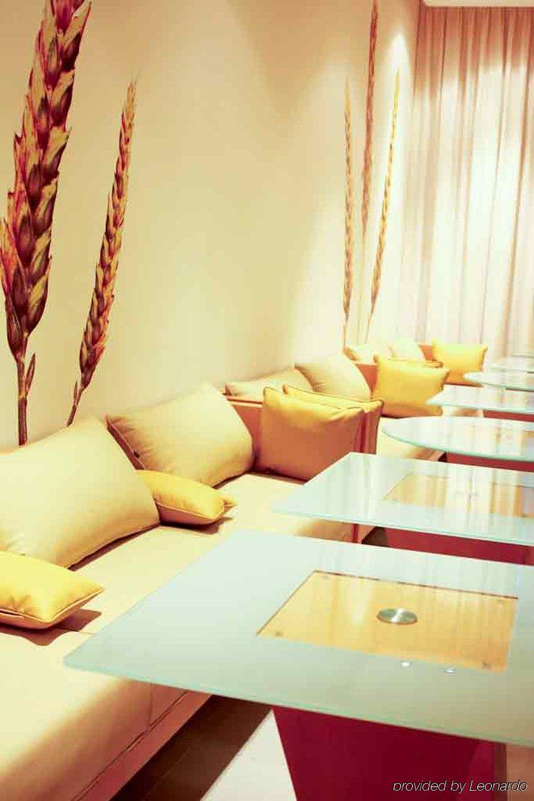 Ibis Buenos Aires Obelisco Hotel Екстериор снимка